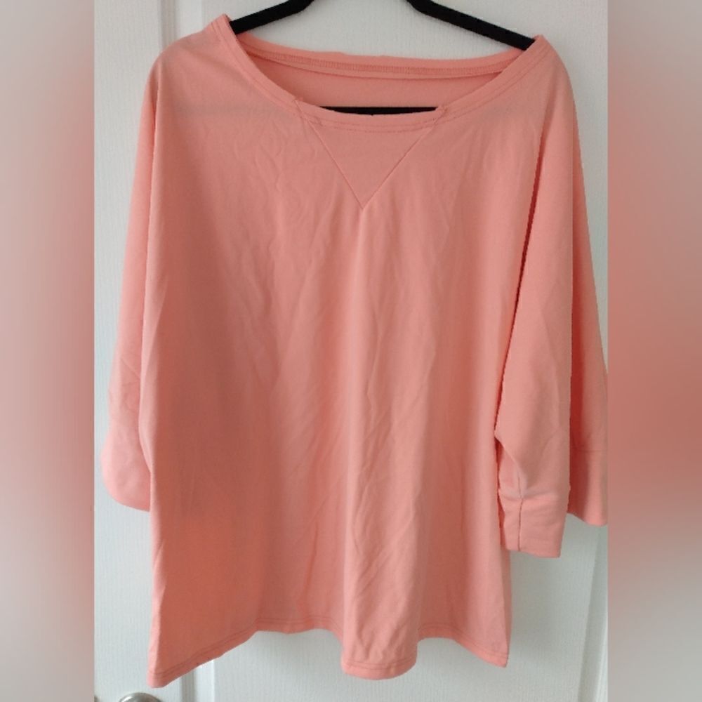 Peach shorts &shirt outfit Size Large BRAND NEW NEVER WORN Great Condition 👍